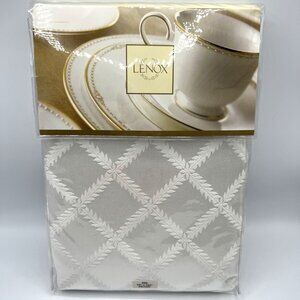 Lenox Laurel Leaf Tablecloth White 70x104” Oblong